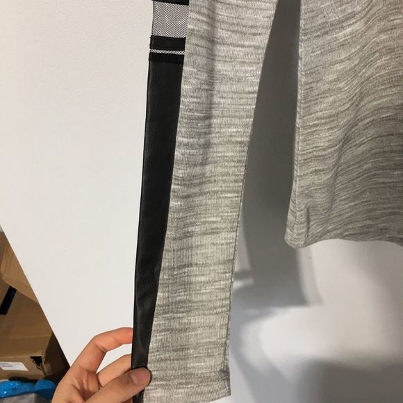 Yoki Black/Grey Long Sleeve Mesh Top Size S - Picture 5 of 8